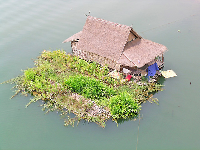 maison flottante rivière kwai