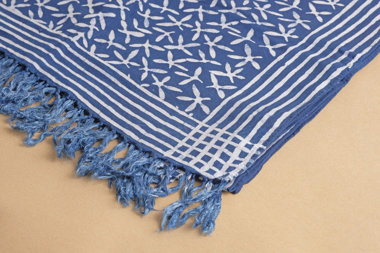 detail d'un pareo indigo