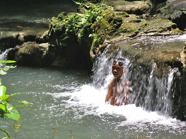 cascades de la côte de Krabi en Thailande