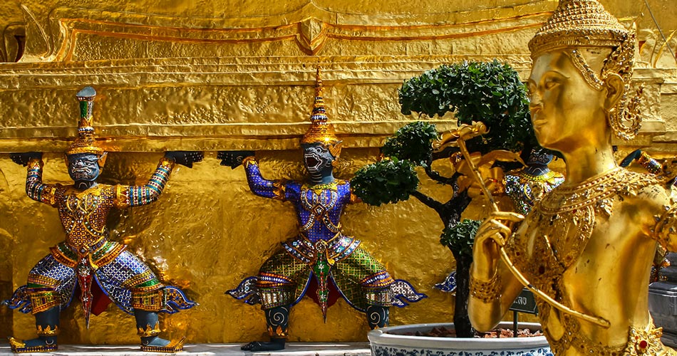 statues au Grand Palace de Bangkok thailande