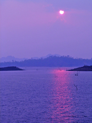 coucher soleil rivière kwai