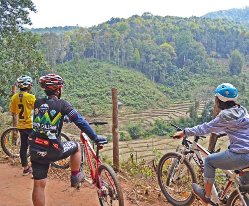 VTT avec les Karens dans le parc national de Doi Inthanon