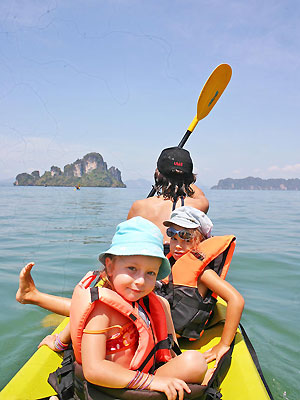 enfant snorkeling thailande